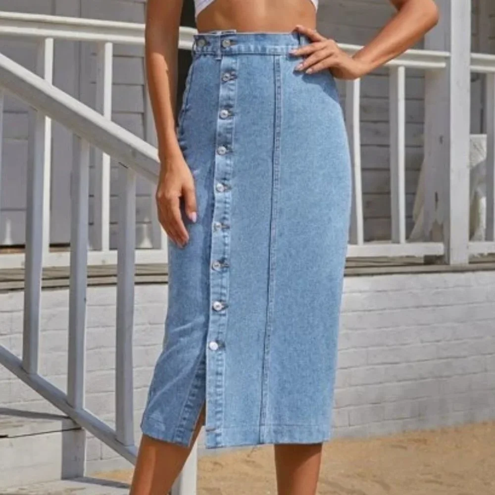 Light Denim Button Detailed Pencil Skirt - Picture 3 of 8